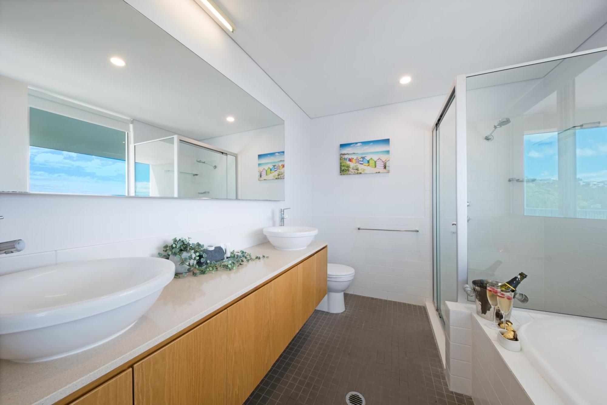 Sea Forever On Azure Seas - Airlie Beach Zewnętrze zdjęcie